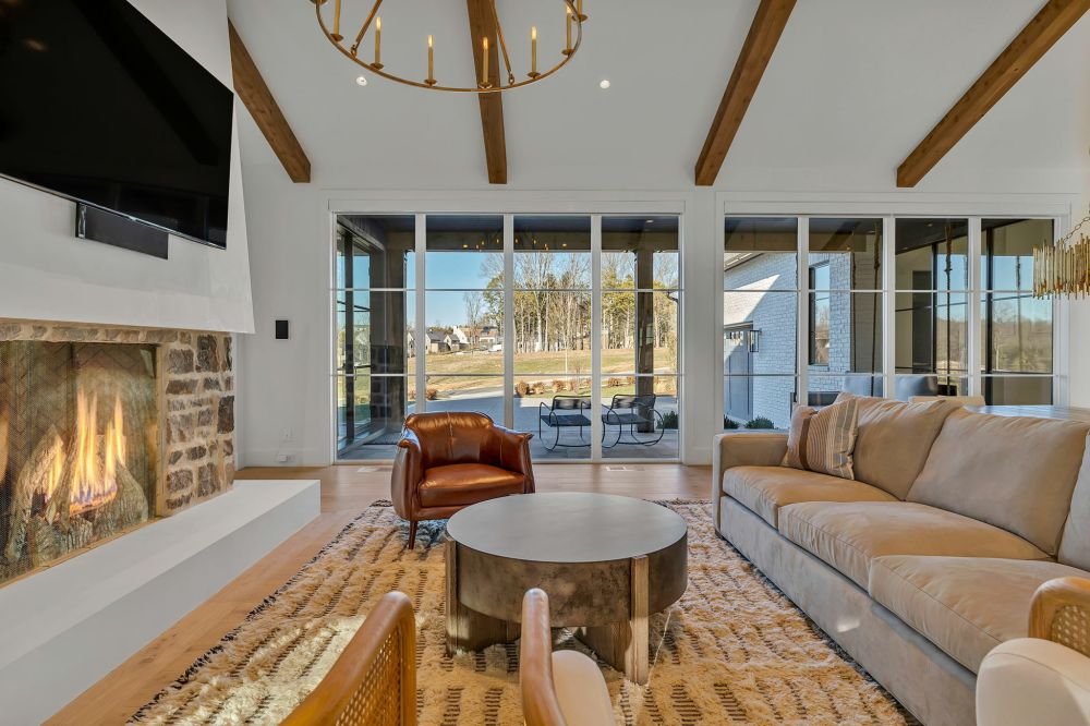 Residence at Troubadour